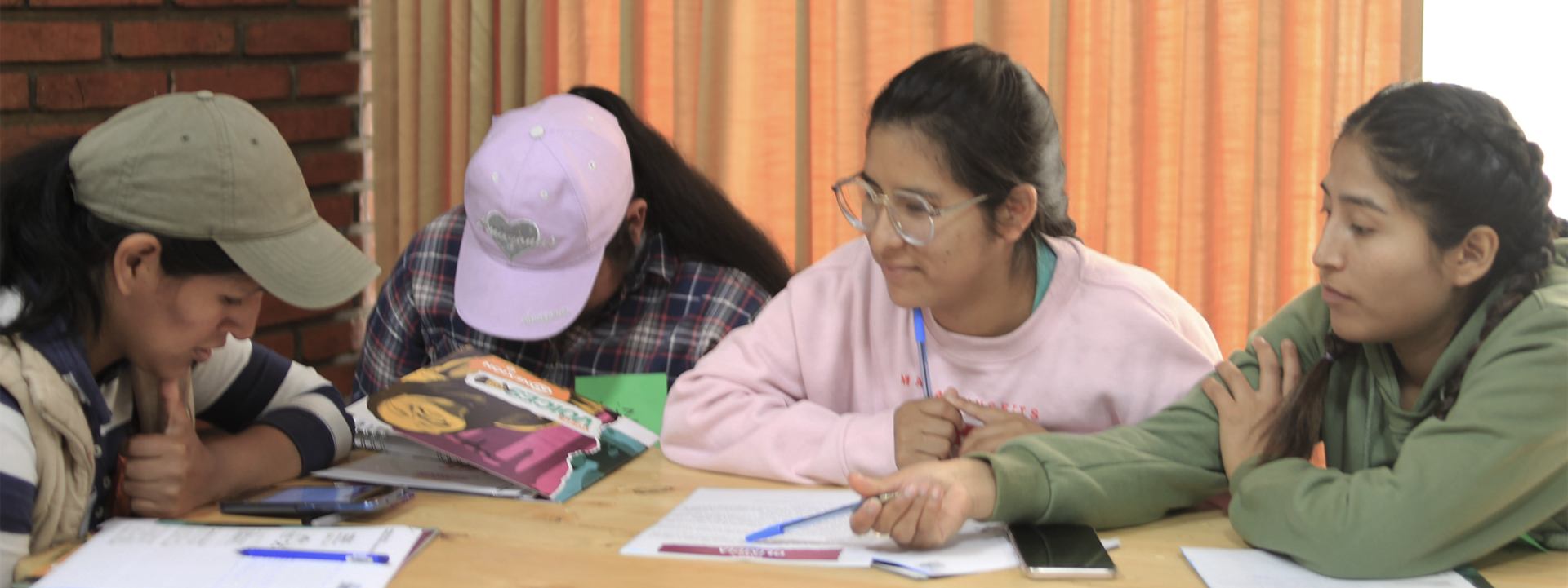 Emprendedoras inciden desde sus negocios.